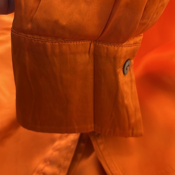 Robbie Bee Luxury %100 silk button down with cheetah print cuffs! - Picture 11 of 11